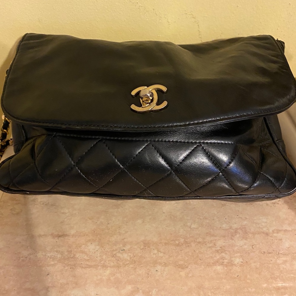 Authentic Vintage Chanel shoulder bag